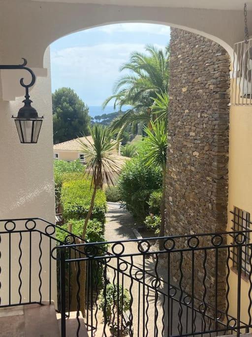 Cadre D'exception: Panoramic Sea View In Saint-raphael Saint-Raphael (Var)