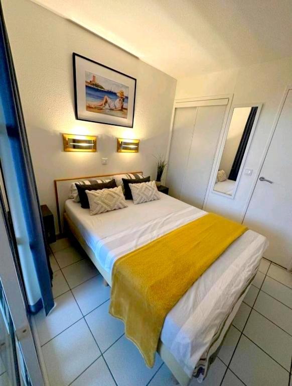 Cadre D'exception: Panoramic Sea View In Saint-raphael