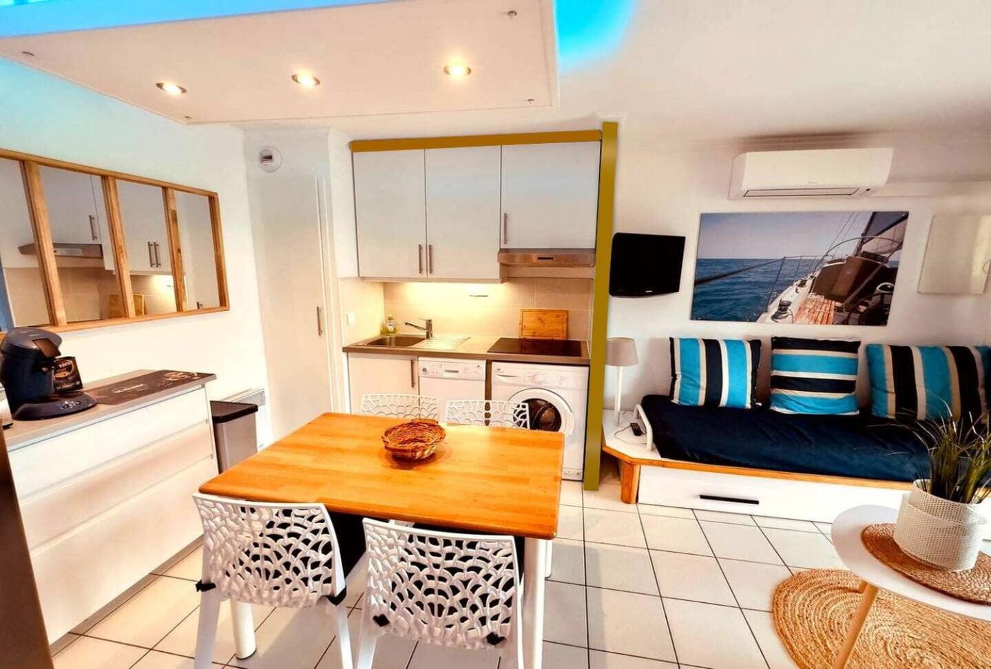 Cadre D'exception: Panoramic Sea View In Saint-raphael Apartment